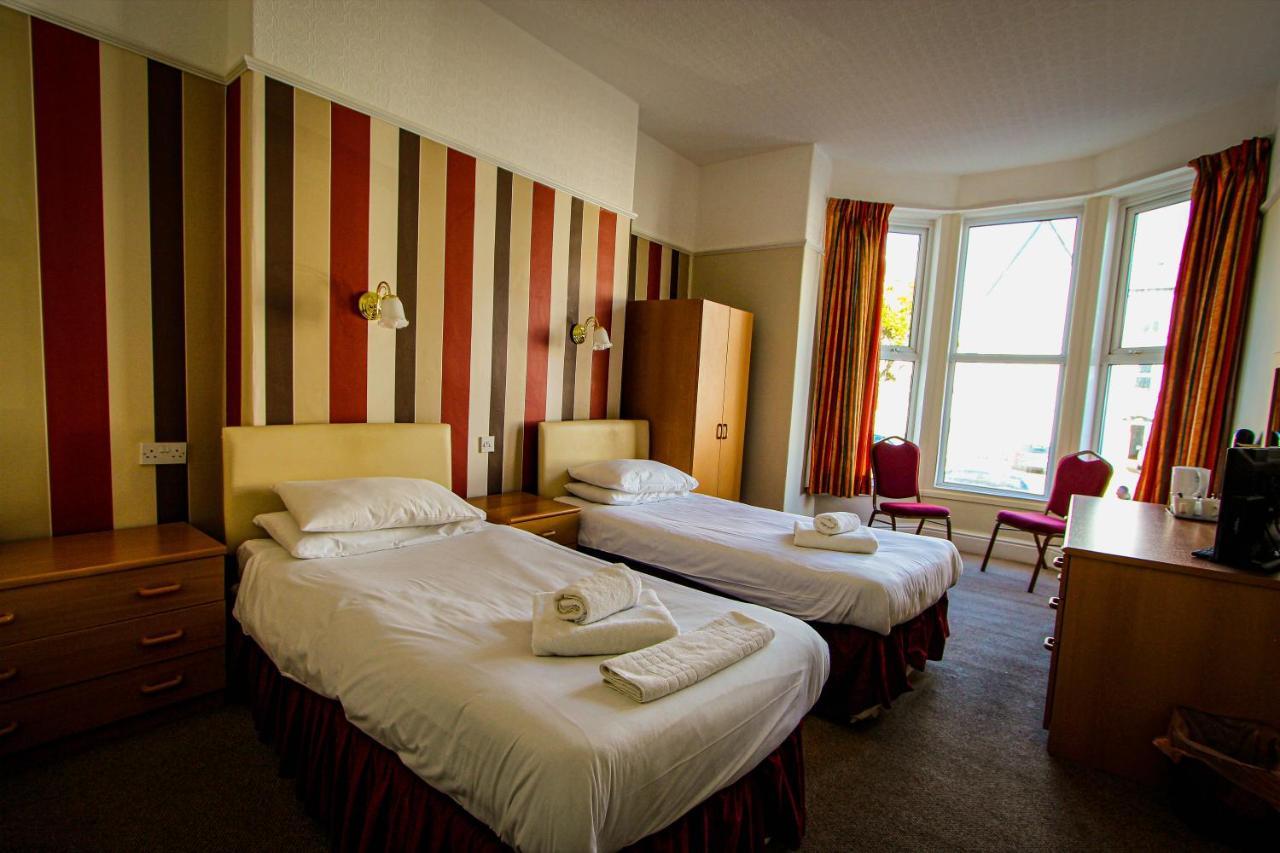 New Loretta Hotel Лландидно Экстерьер фото