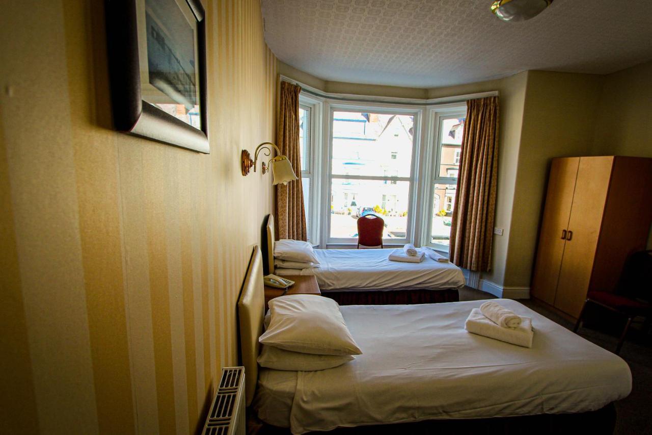New Loretta Hotel Лландидно Экстерьер фото